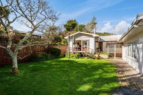 Photo of property in 6b Coates Street, Tawa, Wellington, 5028