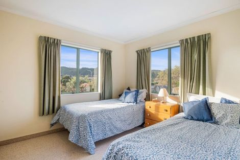 Photo of property in 8a Chilton Drive, Paraparaumu, 5032