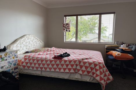 Photo of property in 4 Lissleton Drive, East Tamaki, Auckland, 2013