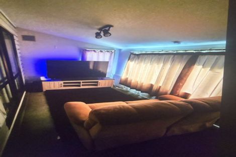 Photo of property in 2/9 Gregory Avenue, Islington, Christchurch, 8042