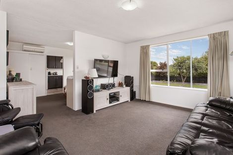 Photo of property in 20 Chipping Lane, Redwood, Christchurch, 8051