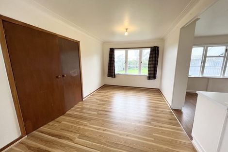 Photo of property in 13 Netherlands Avenue, Kelston, Auckland, 0602