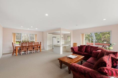 Photo of property in 7 Anure Place, Highland Park, Auckland, 2010