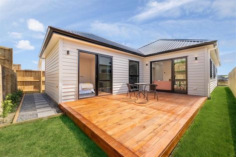 Photo of property in 52 Whakairo Crescent, Gulf Harbour, Whangaparaoa, 0930