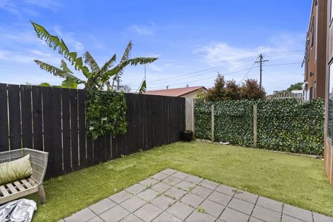 Photo of property in 23c Chippendale Crescent, Birkdale, Auckland, 0626