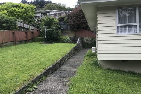 Photo of property in 3 Cyril Way, Paparangi, Wellington, 6037