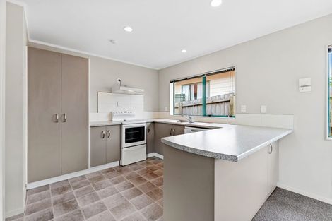 Photo of property in 1/52 Donald Street, Stanmore Bay, Whangaparaoa, 0932