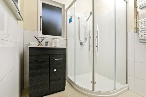 Photo of property in 1/38 Edwards Avenue, Henderson, Auckland, 0610