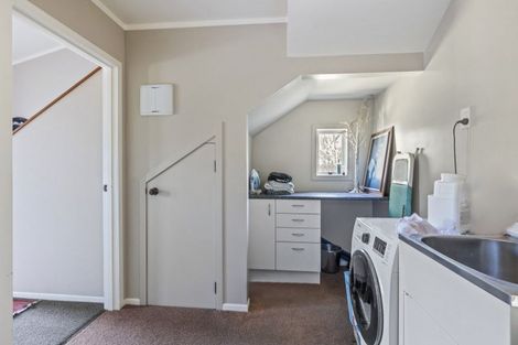 Photo of property in 19 Ward Place, Richmond Heights, Taupo, 3330