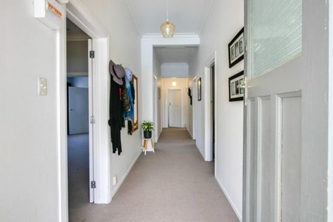 Photo of property in 28 Avenue Road, Greenmeadows, Napier, 4112