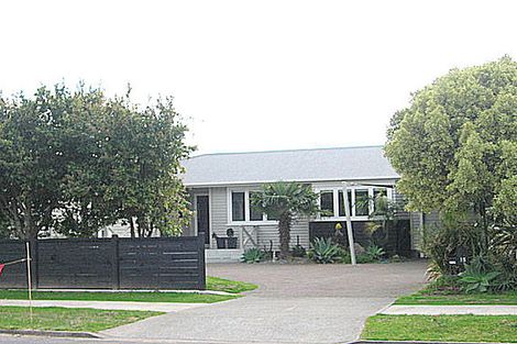 Photo of property in 15 Tui Street, Mount Maunganui, 3116