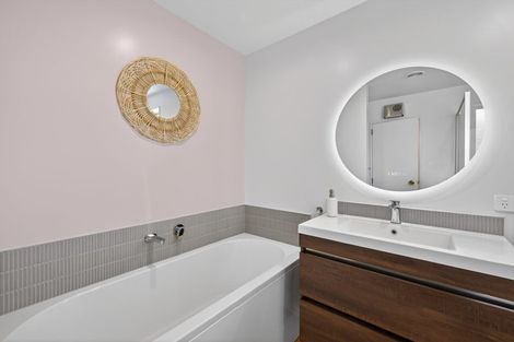 Photo of property in 2/21 Cob Crescent, Woolston, Christchurch, 8062