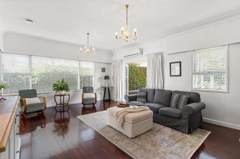 Photo of property in 276c Wairau Road, Glenfield, Auckland, 0627