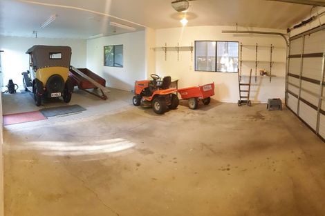 Photo of property in 150 Kaipara Road, Papakura, 2582