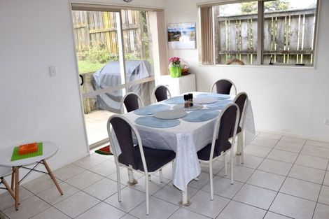 Photo of property in 30a Trinidad Road, Sunnynook, Auckland, 0620