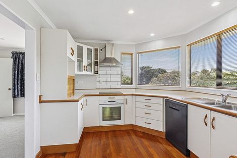 Photo of property in 37 Saunders Close, Whitby, Porirua, 5024