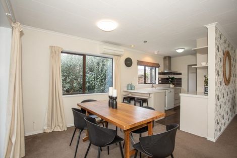 Photo of property in 16 Sawtell Place, Northcote, Christchurch, 8052