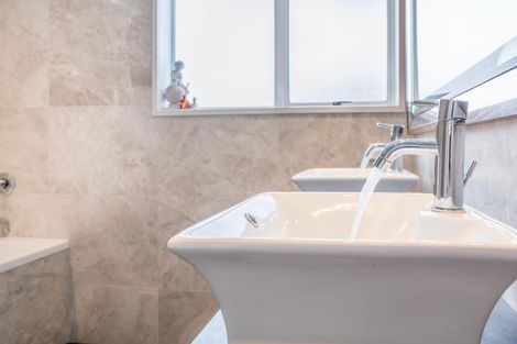 Photo of property in 6 Deanna Drive, West Harbour, Auckland, 0618