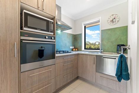 Photo of property in 13 Te Awa Place, Red Beach, 0932