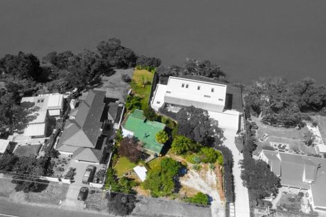 Photo of property in 67 Ferry Parade, Herald Island, Auckland, 0618