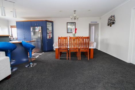 Photo of property in 11 Dixon Road, Fitzroy, Hamilton, 3206