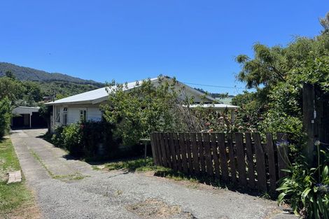 Photo of property in 25 Wairau Road, Picton, 7220