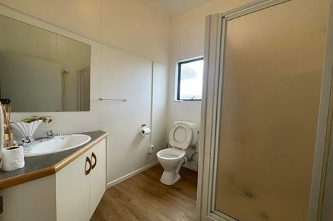 Photo of property in 37 Pitt Road, Runciman, Drury, 2578