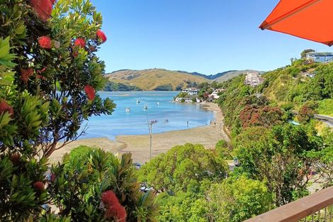 Photo of property in 82 Paremata Road, Paremata, Porirua, 5024
