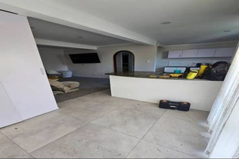 Photo of property in 54 Kemp Road, Massey, Auckland, 0614