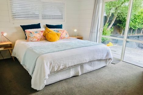 Photo of property in 2/35 Sunnynook Road, Forrest Hill, Auckland, 0620