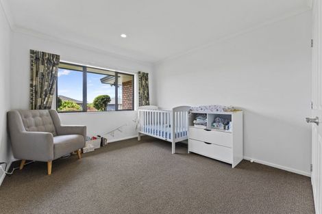 Photo of property in 2 Masefield Terrace, Kelvin Grove, Palmerston North, 4414