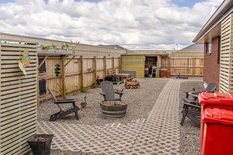 Photo of property in 7 Routhan Way, Carterton, 5713