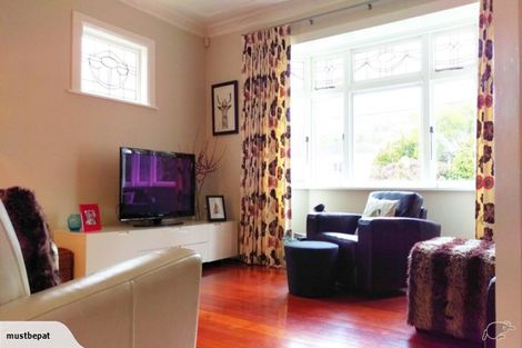 Photo of property in 18 Fernlea Avenue, Karori, Wellington, 6012