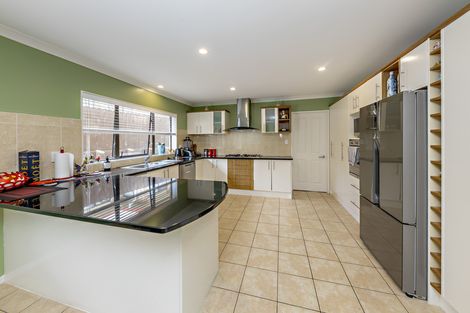 Photo of property in 9 Pistachio Place, Goodwood Heights, Auckland, 2105