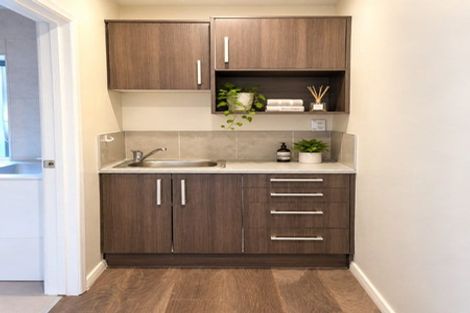 Photo of property in 2/9 Midvale Place, Burswood, Auckland, 2013