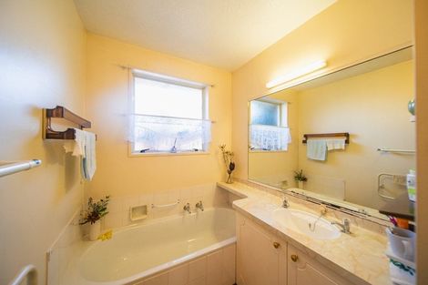 Photo of property in 1/5 Cottesmore Close, Burnside, Christchurch, 8053