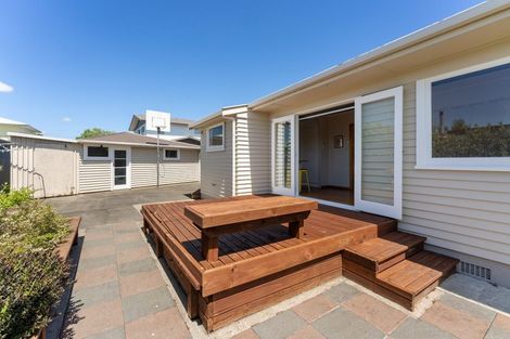 Photo of property in 8 Essex Place, Milson, Palmerston North, 4414