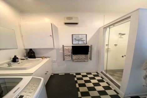 Photo of property in 6 Stormont Place, Kingston, Wellington, 6021