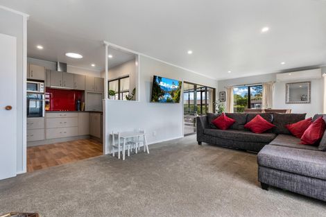 Photo of property in 1 Oakmont Place, Wattle Downs, Auckland, 2103