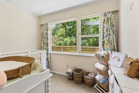 Photo of property in 28 Oak Avenue, Paremata, Porirua, 5024