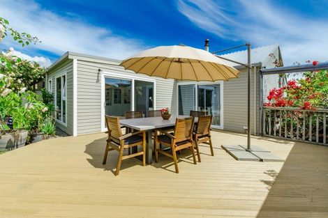 Photo of property in 13 Fleetwood Grove, Waikanae, 5036