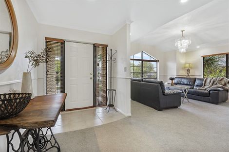 Photo of property in 12 Moycullien Lane, East Tamaki Heights, Auckland, 2016