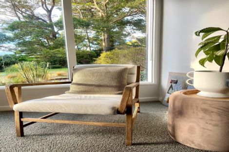 Photo of property in 11 Richmond Road, Mahina Bay, Lower Hutt, 5013