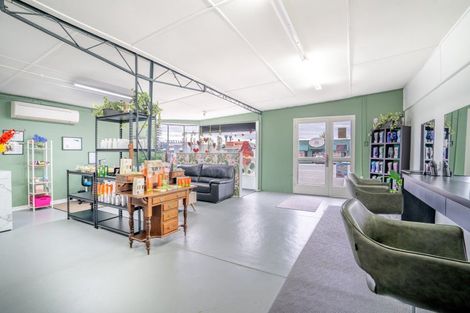 Photo of property in 3/304 Great North Road, Henderson, Auckland, 0612