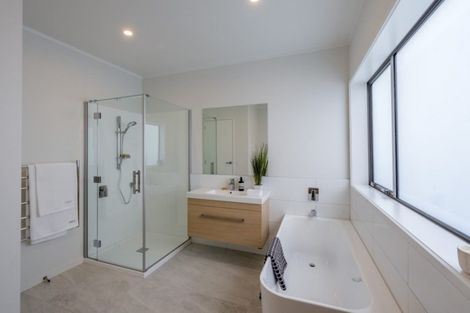 Photo of property in 3 Lamont Place, Waikanae, 5036