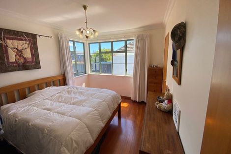 Photo of property in 21 Otakau Road, Milford, Auckland, 0620
