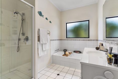 Photo of property in 7 Jubaea Place, Henderson, Auckland, 0610