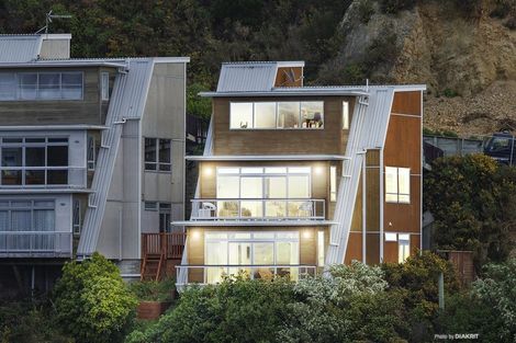 Photo of property in 71 Tiketike Way, Brooklyn, Wellington, 6021