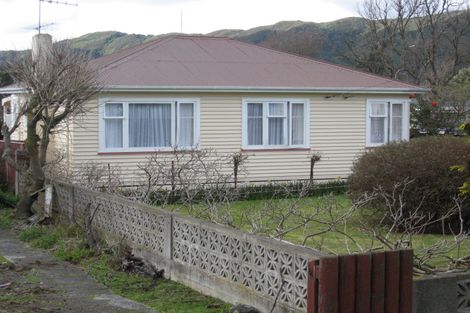Photo of property in 56 Wainuiomata Road, Wainuiomata, Lower Hutt, 5014