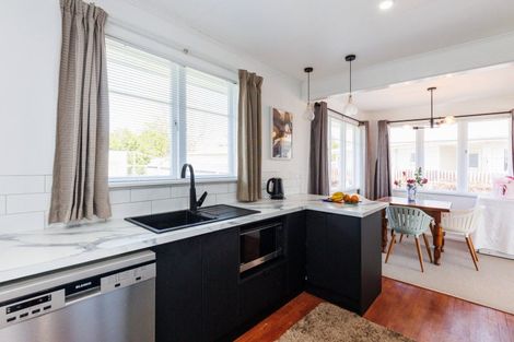 Photo of property in 17 Peters Avenue, Cloverlea, Palmerston North, 4412